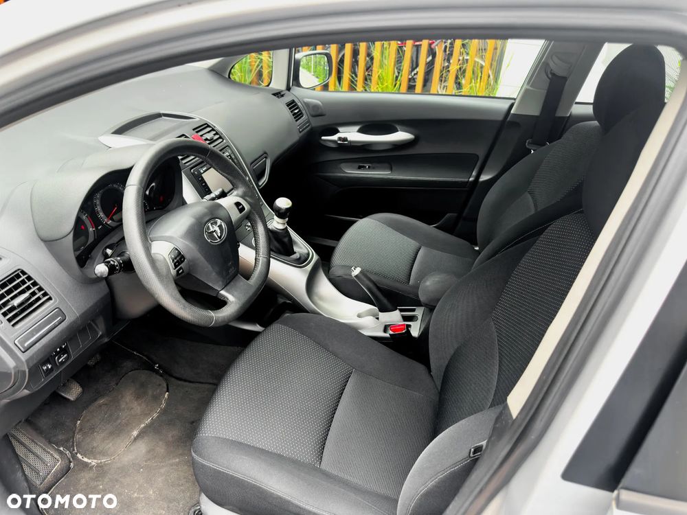 Toyota Auris 2.0 D-4D Luna - 10