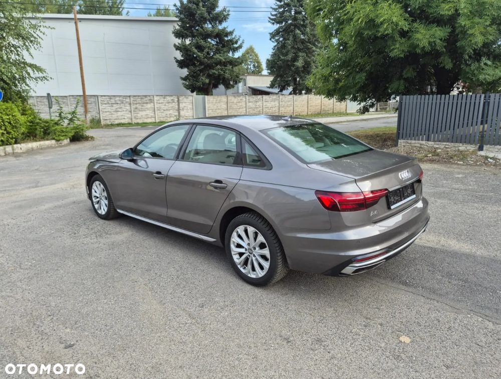 Audi A4 Limousine - 4