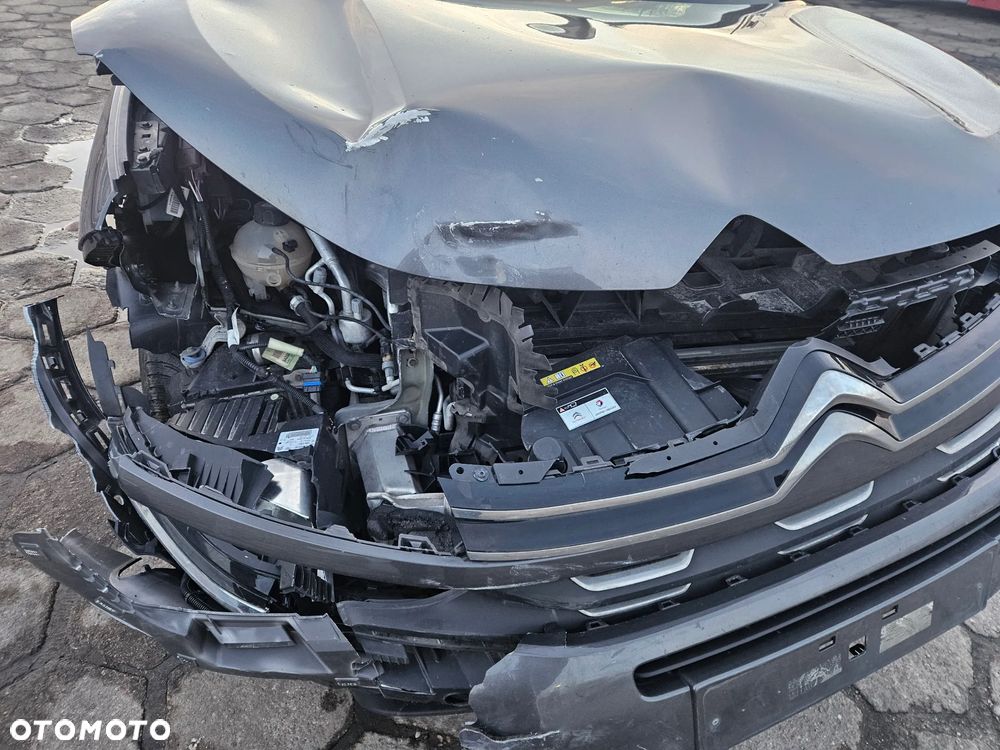Citroën C5 Aircross 1.6 PureTech Live EAT8 - 6