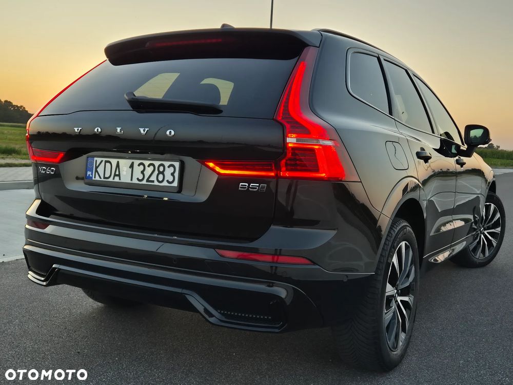 Volvo XC 60 B5 B AWD Ultimate Dark - 16