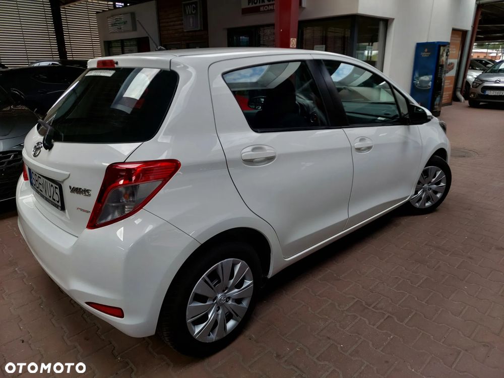 Toyota Yaris - 8