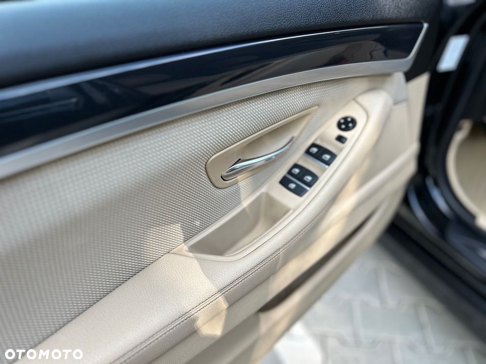 BMW Seria 5 518d Business Edition - 13