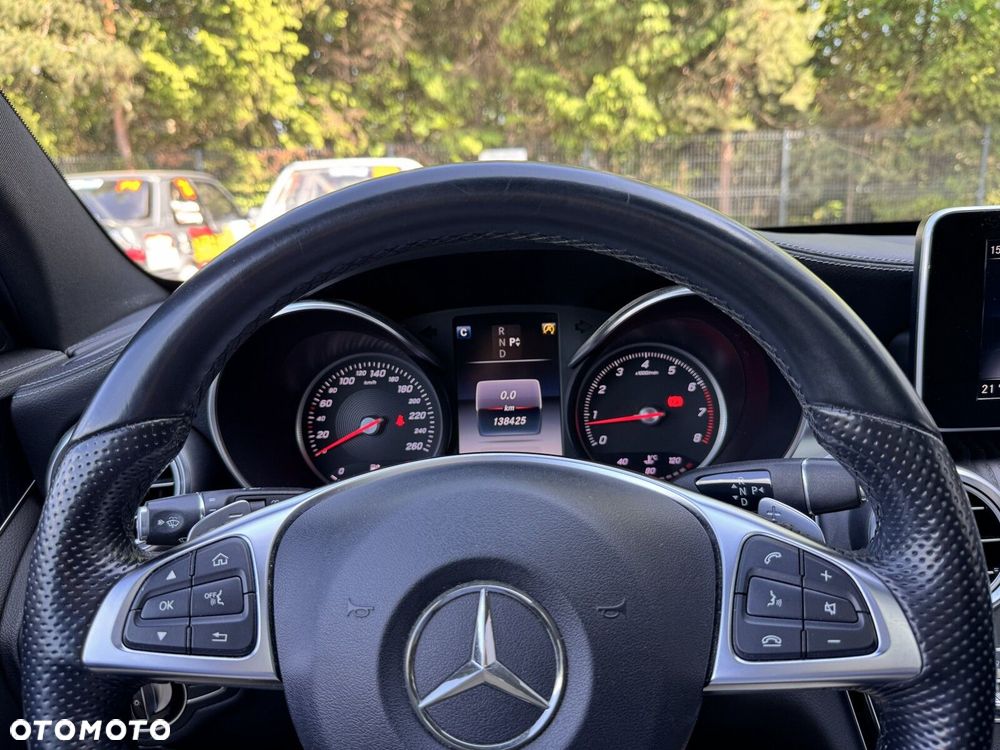 Mercedes-Benz Klasa C 200 4-Matic 9G-TRONIC - 29
