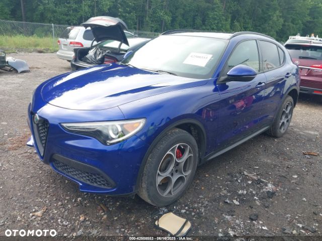 Alfa Romeo Stelvio - 8
