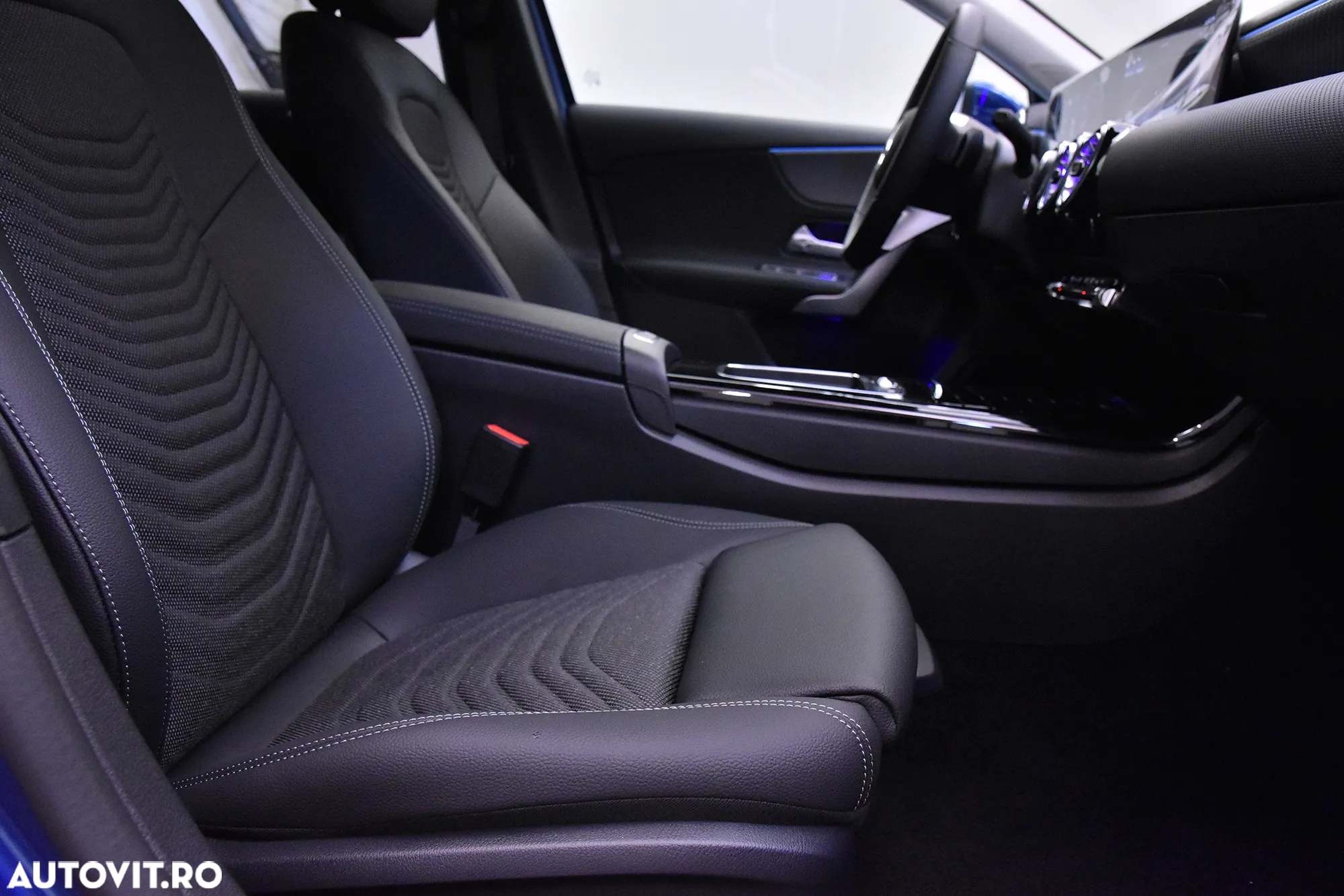 Mercedes-Benz A 200 MHEV 7G-DCT - 11