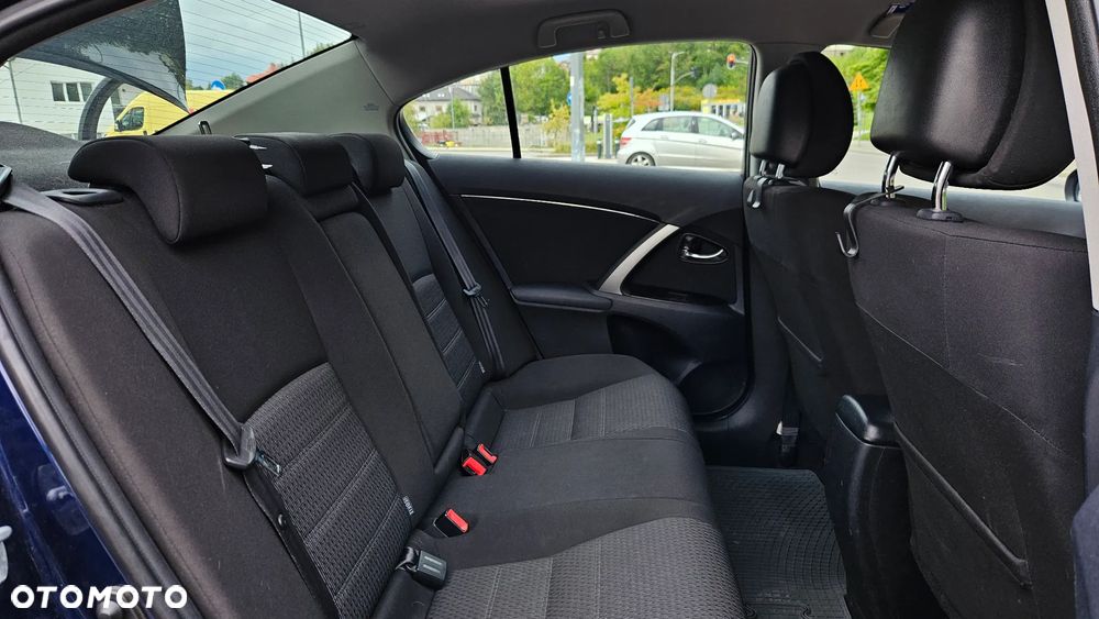 Toyota Avensis - 18