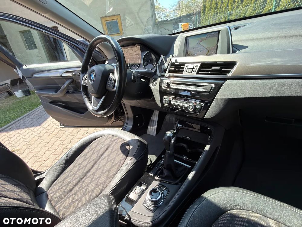 BMW X1 xDrive18d xLine - 14