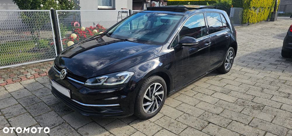 Volkswagen Golf - 1