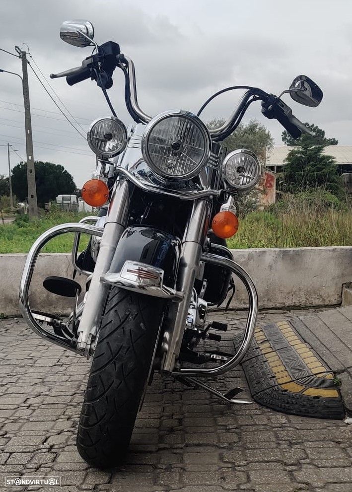 Harley-Davidson FLSTC Heritage Softail - 6