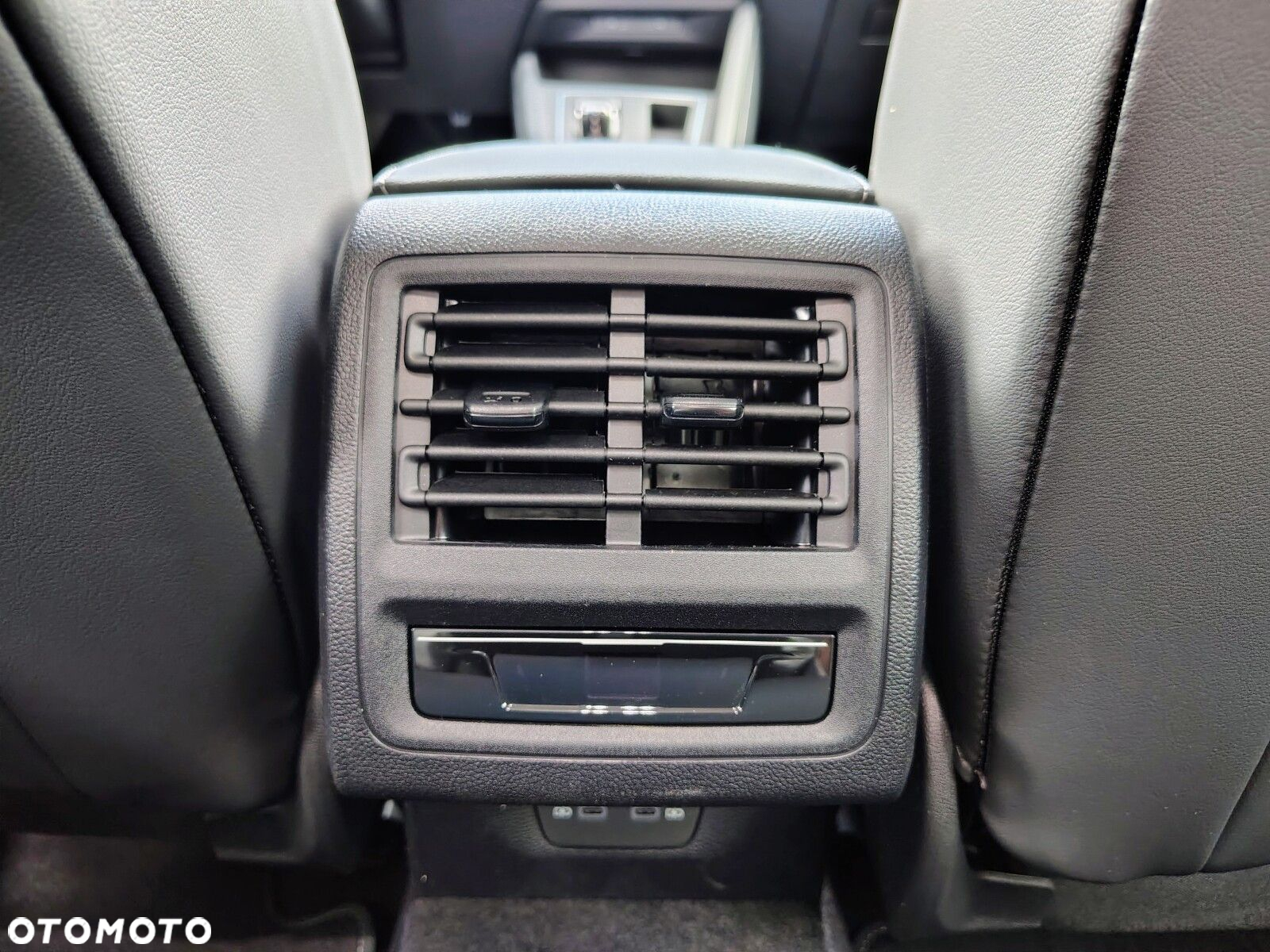 Volkswagen Golf - 24
