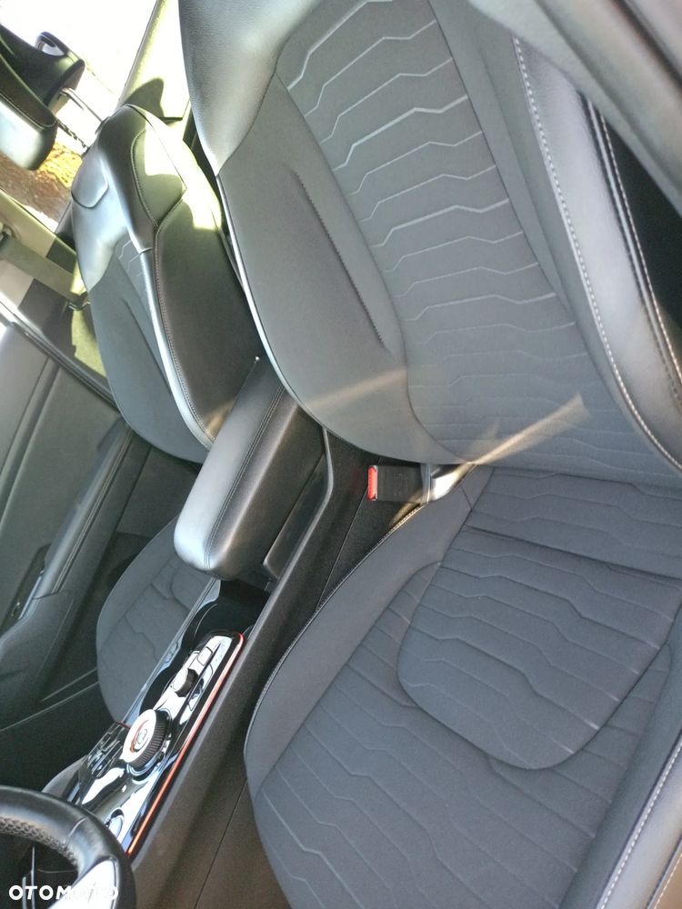 Kia Sportage 1.6 T-GDI HEV Business Line 2WD - 24