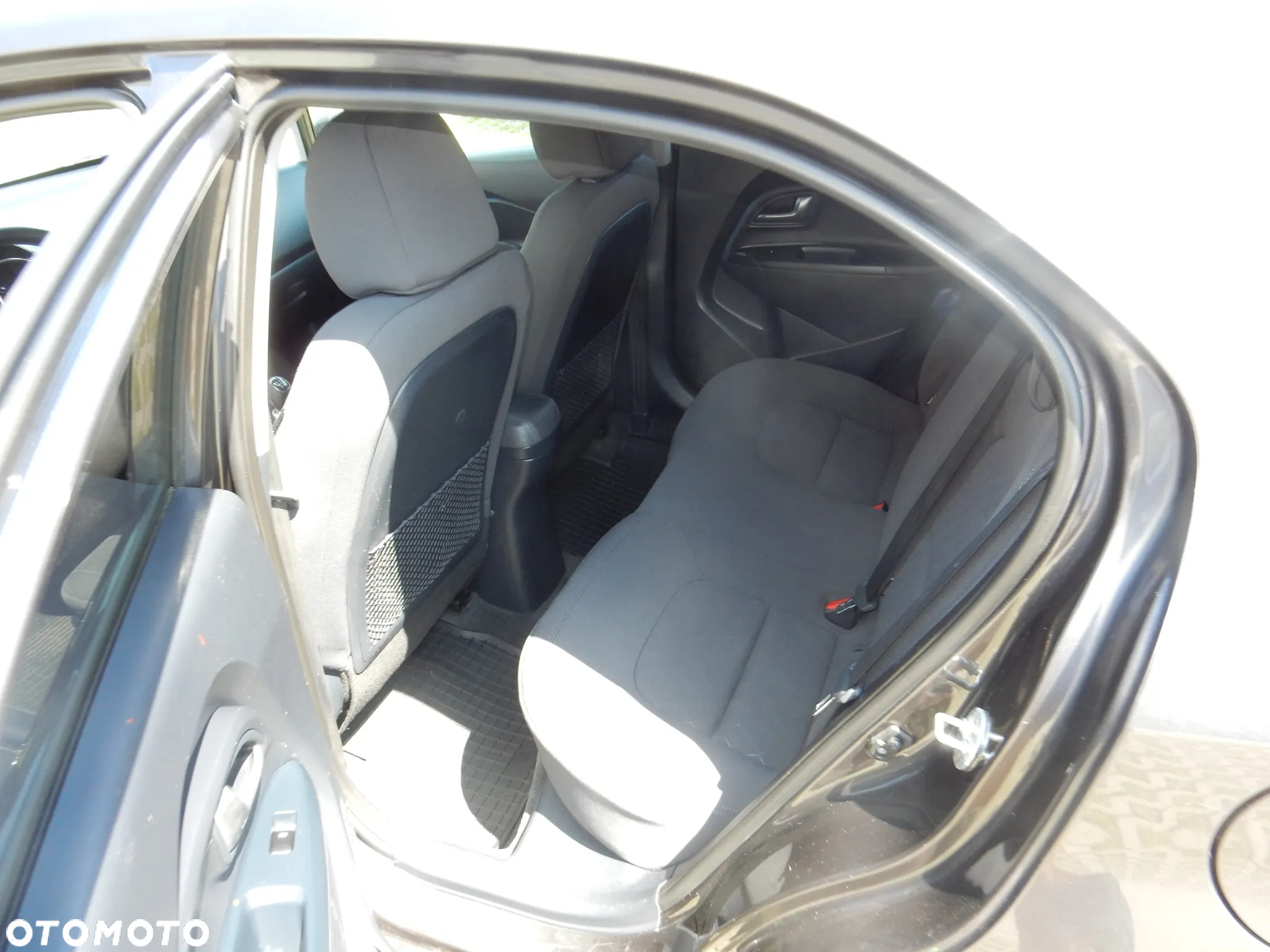Kia Rio - 15