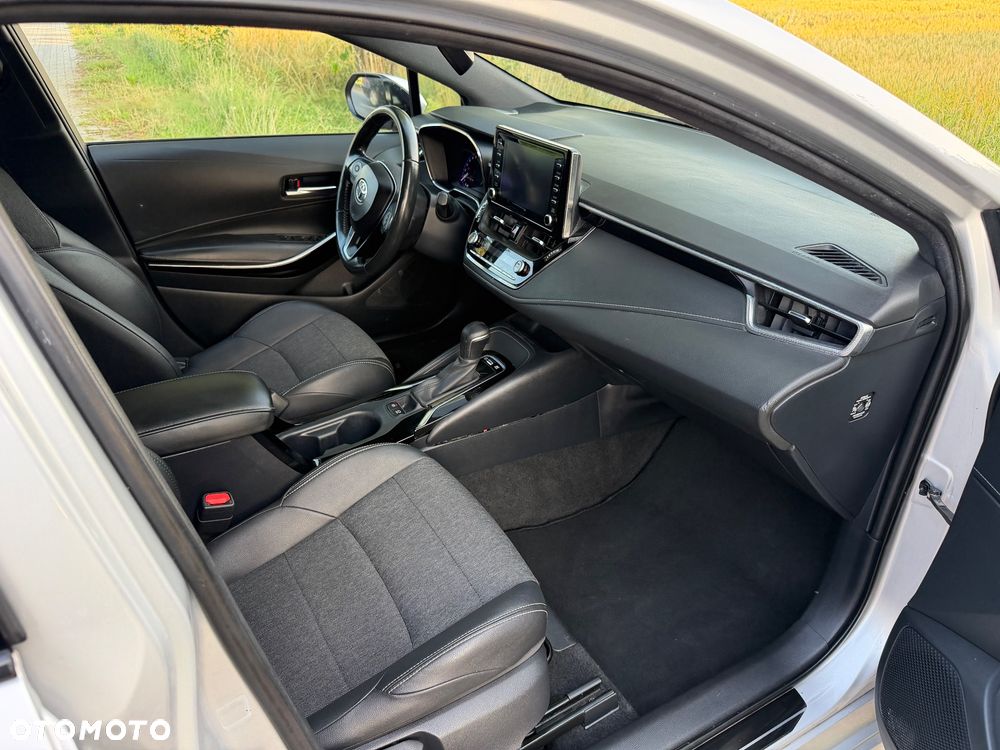 Toyota Corolla 1.8 Business Edition - 11