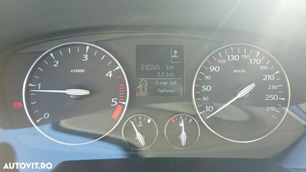 Renault Laguna dCi 110 FAP Emotion - 10