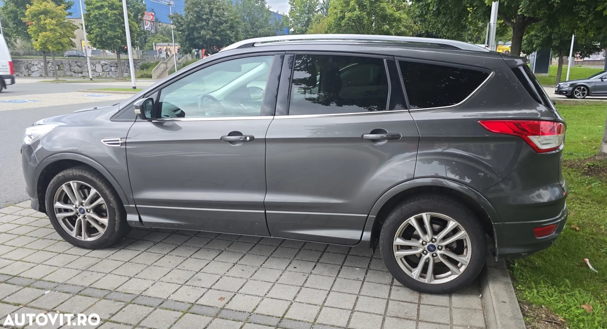 Ford Kuga 2.0 TDCi 4WD Powershift Titanium - 11