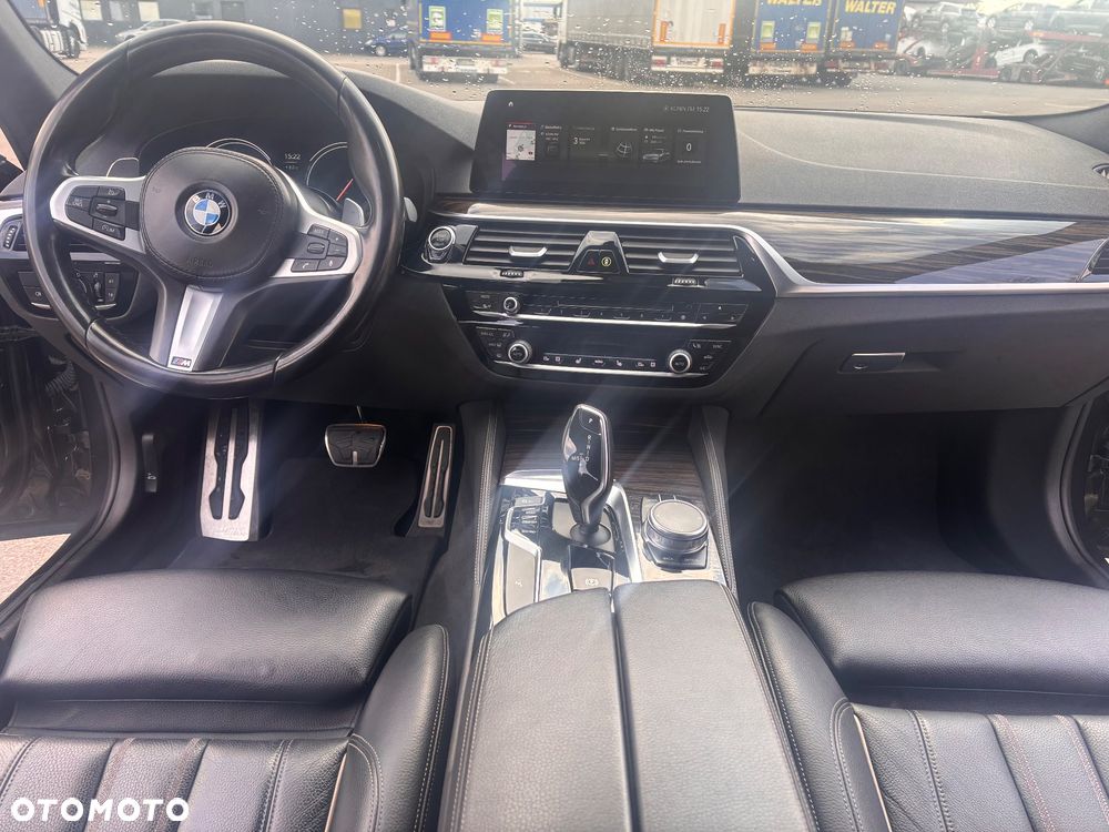 BMW Seria 5 M550d xDrive - 8
