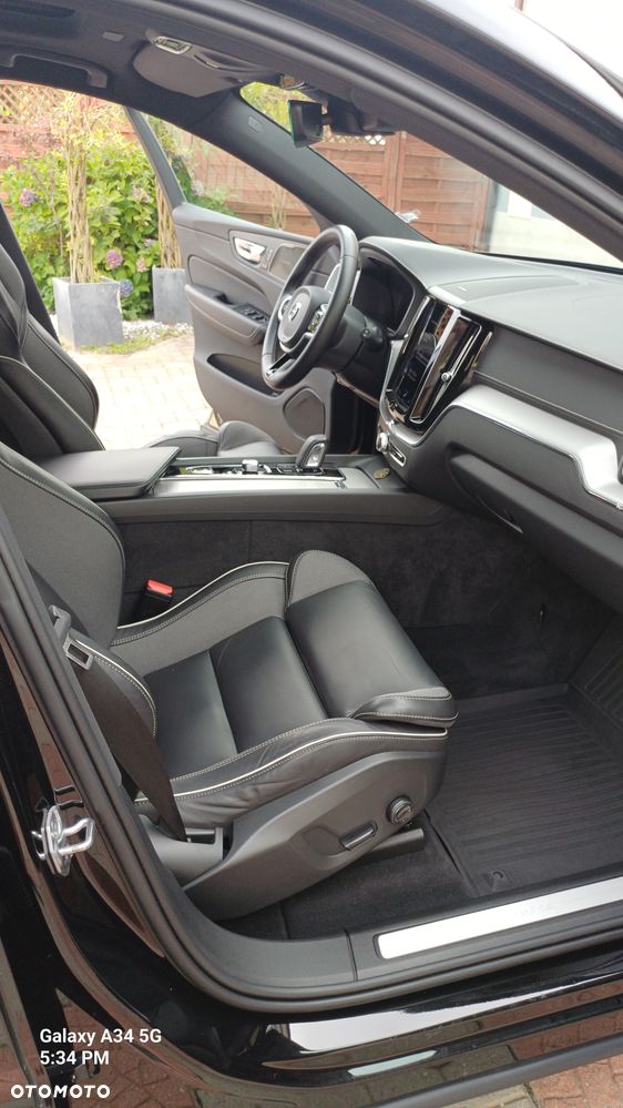 Volvo XC 60 T6 AWD Geartronic RDesign - 9