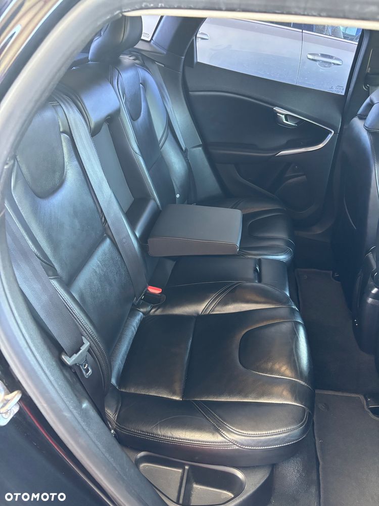 Volvo V40 D2 Summum - 29