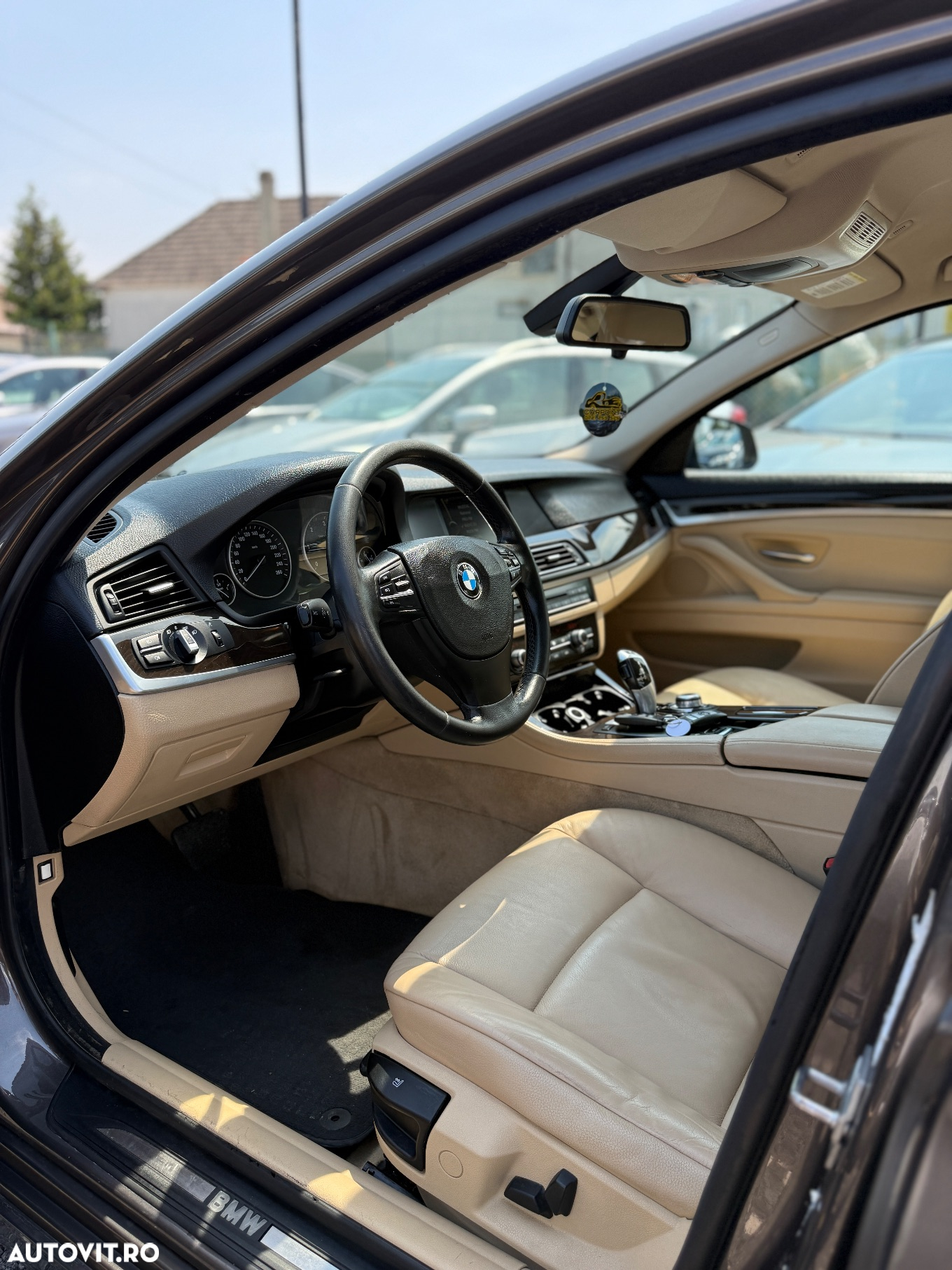 BMW Seria 5 520d Sport-Aut. - 14