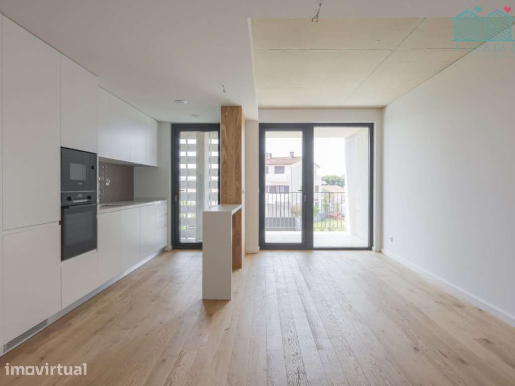 Apartamento T2 com Garagem Fechada na Praia da Barra - Grande imagem: 2/27
