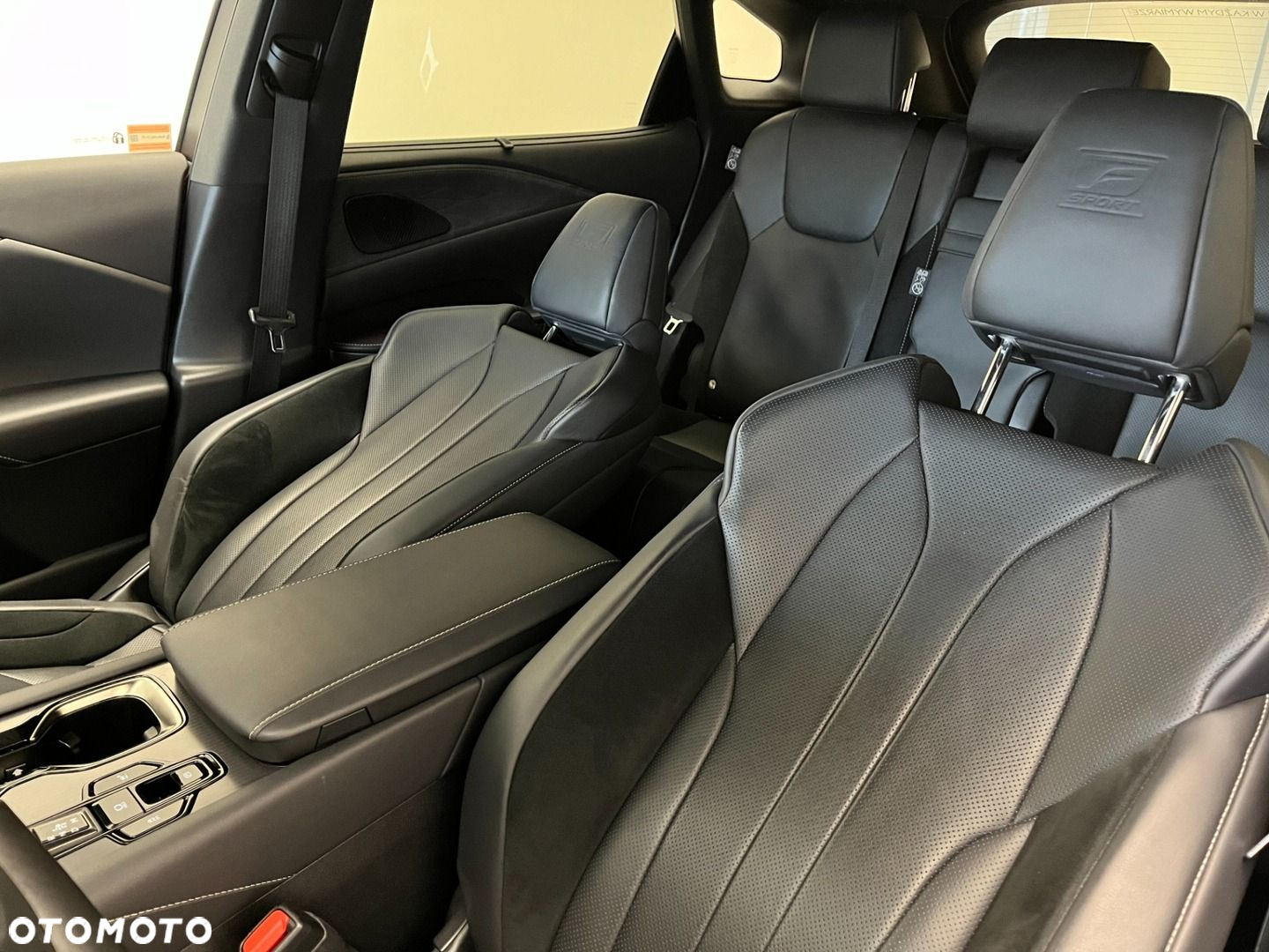 Lexus RX - 8