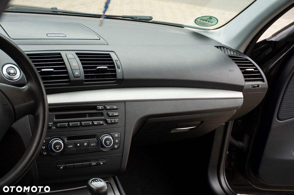 BMW Seria 1 118d - 24