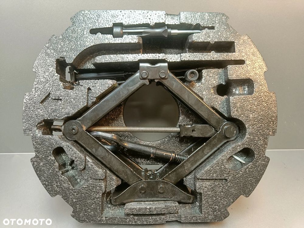 Zestaw koła zapasowego VW Beetle 5C Jetta klucz lewarek 5C0011031C 5C0012115F - 2