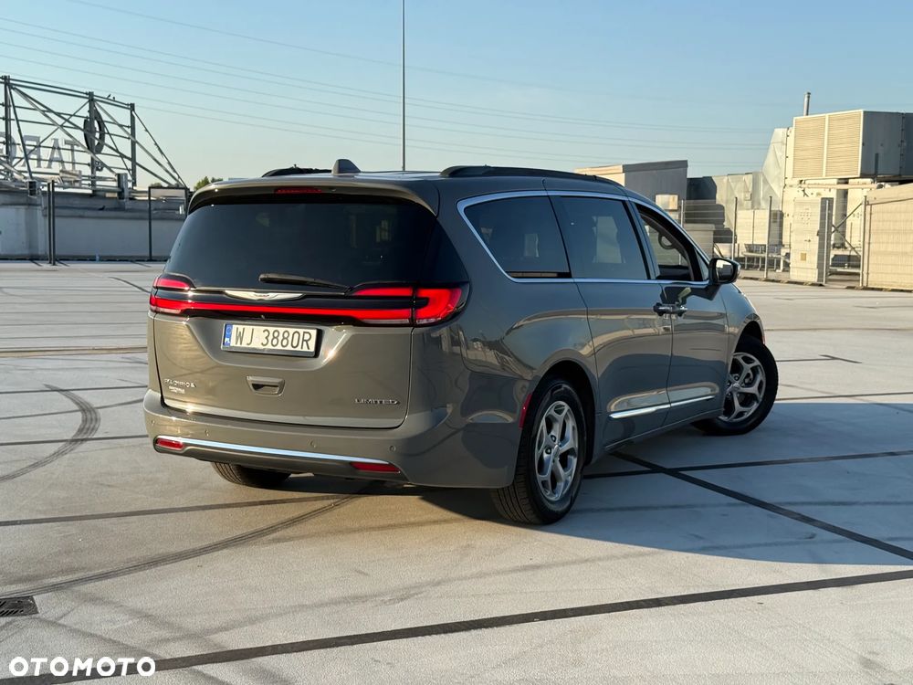 Chrysler Pacifica - 3
