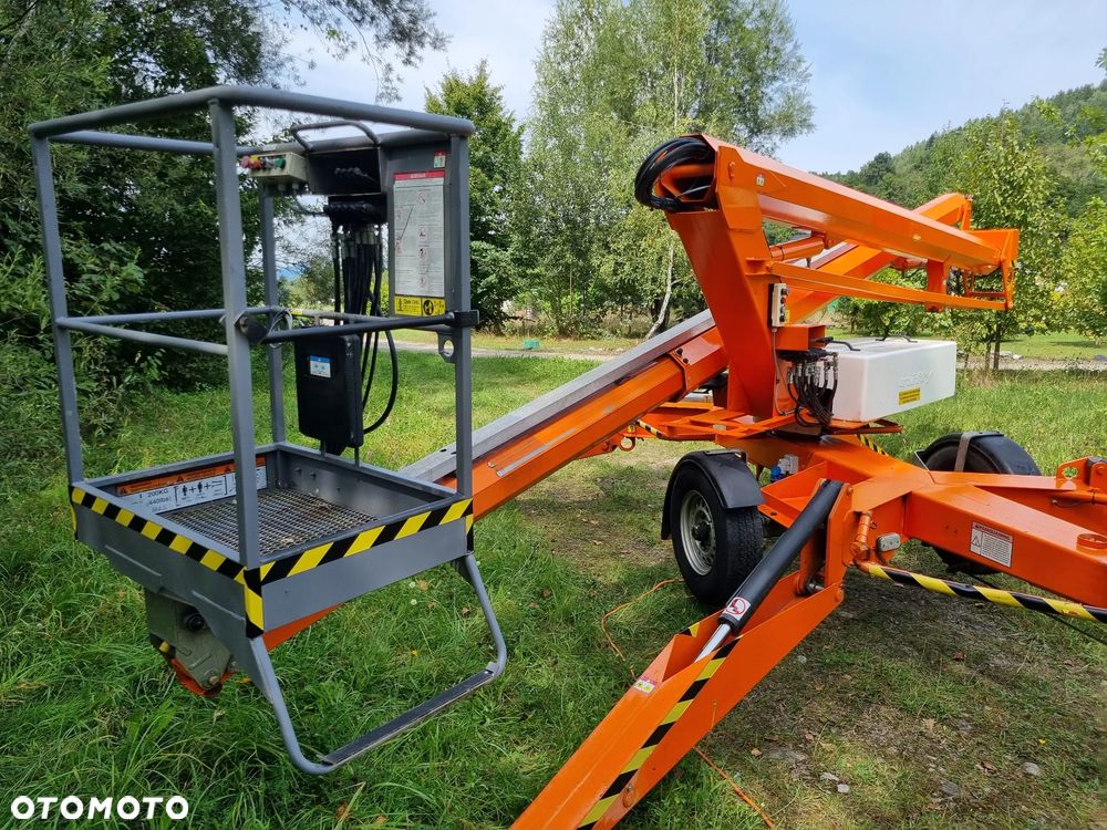 Nifty 170 HAC Zwyżka koszowa 17 metrów Podnośnik. jak Nowa z salonu 2015rok. PRĄD 230v. 4 sekcje sterowania na dole Nowy model! Z komuny Norweskiej. Używana była 1 raz do roku. Serwisowana w DEKRA do końca OKAZJA. Zwyżka Obrotowa. Poziomowanie kosza. Pełna Hydraulika. Ani deka luzów i wycieków. Zadbany sprzęt. Posiadam 2 identyczne sztuki. Druga z 2020 roku! - 16
