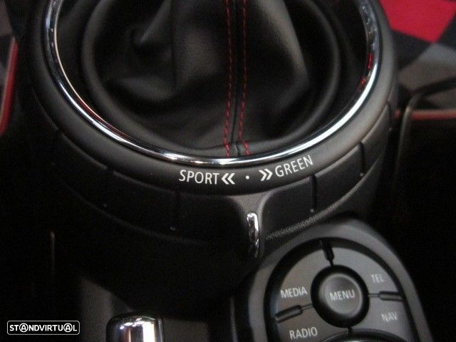 MINI 3 Portas John Cooper Works Auto Desportiva - 39