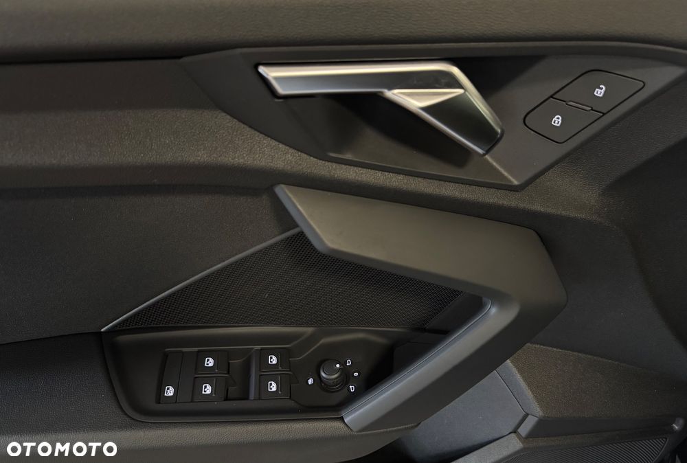 Audi A3 Sportback 35 TFSI S tronic S line - 32