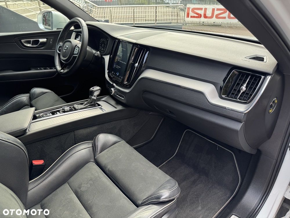 Volvo XC 60 D4 SCR AWD R-Design - 21