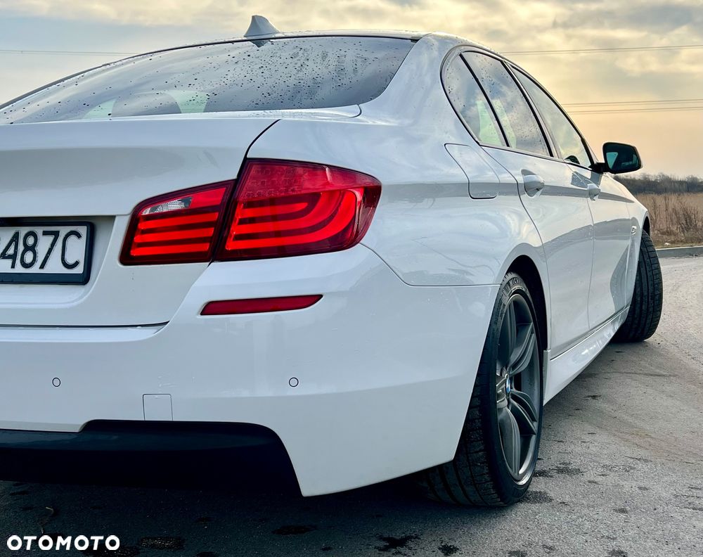 BMW Seria 5 528i xDrive - 4