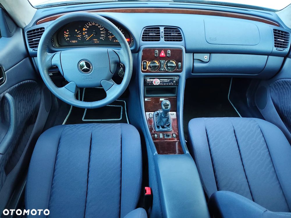 Mercedes-Benz CLK - 19
