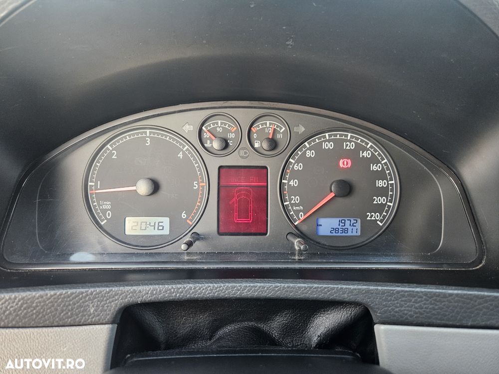 Volkswagen Multivan - 12