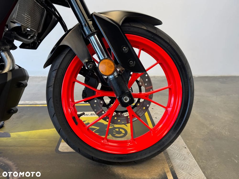 Yamaha MT - 8