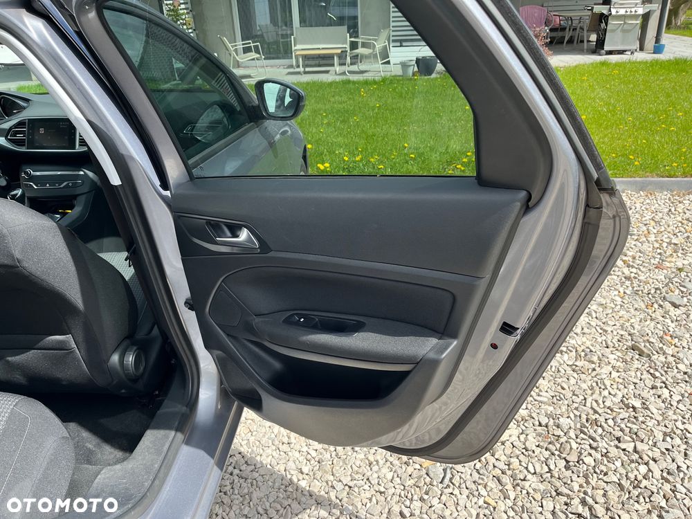 Peugeot 308 BlueHDi FAP 130 Stop & Start Allure Pack - 13