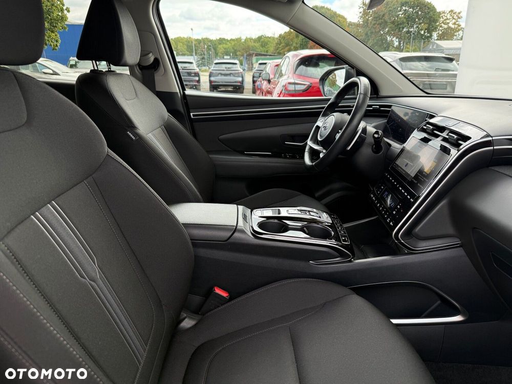 Hyundai Tucson 1.6 T-GDi HEV Executive 2WD - 28
