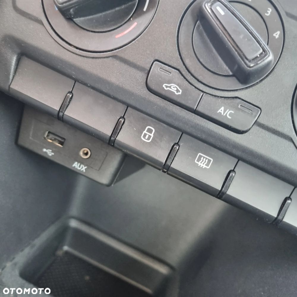 Seat Toledo 1.2 TSI Entry - 12