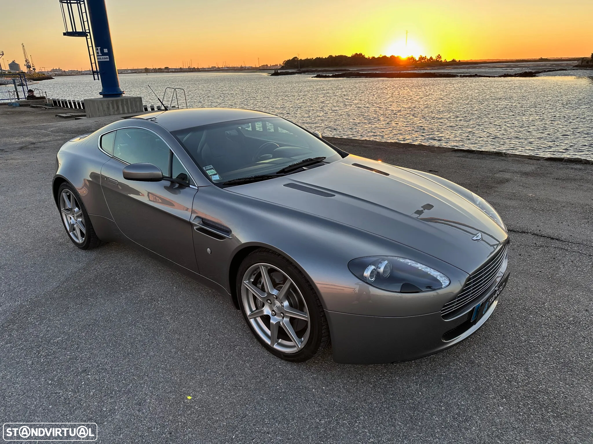 Aston Martin Vantage Coupe V8 - 43