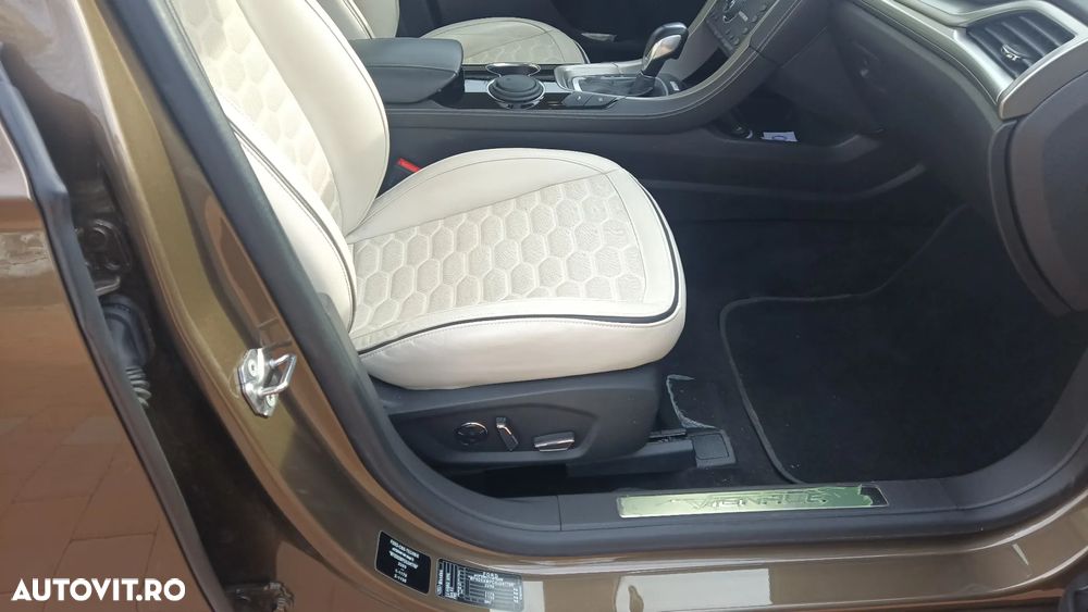 Ford Mondeo 2.0 HEV Vignale - 11