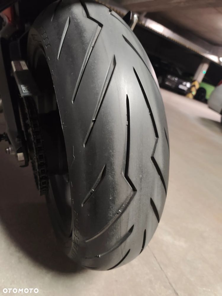 Triumph Street Triple - 9