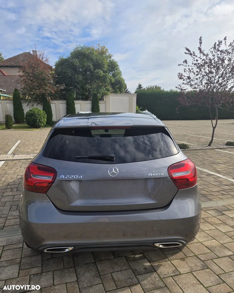 Mercedes-Benz A 220 d 4Matic 7G-DCT AMG Line - 3