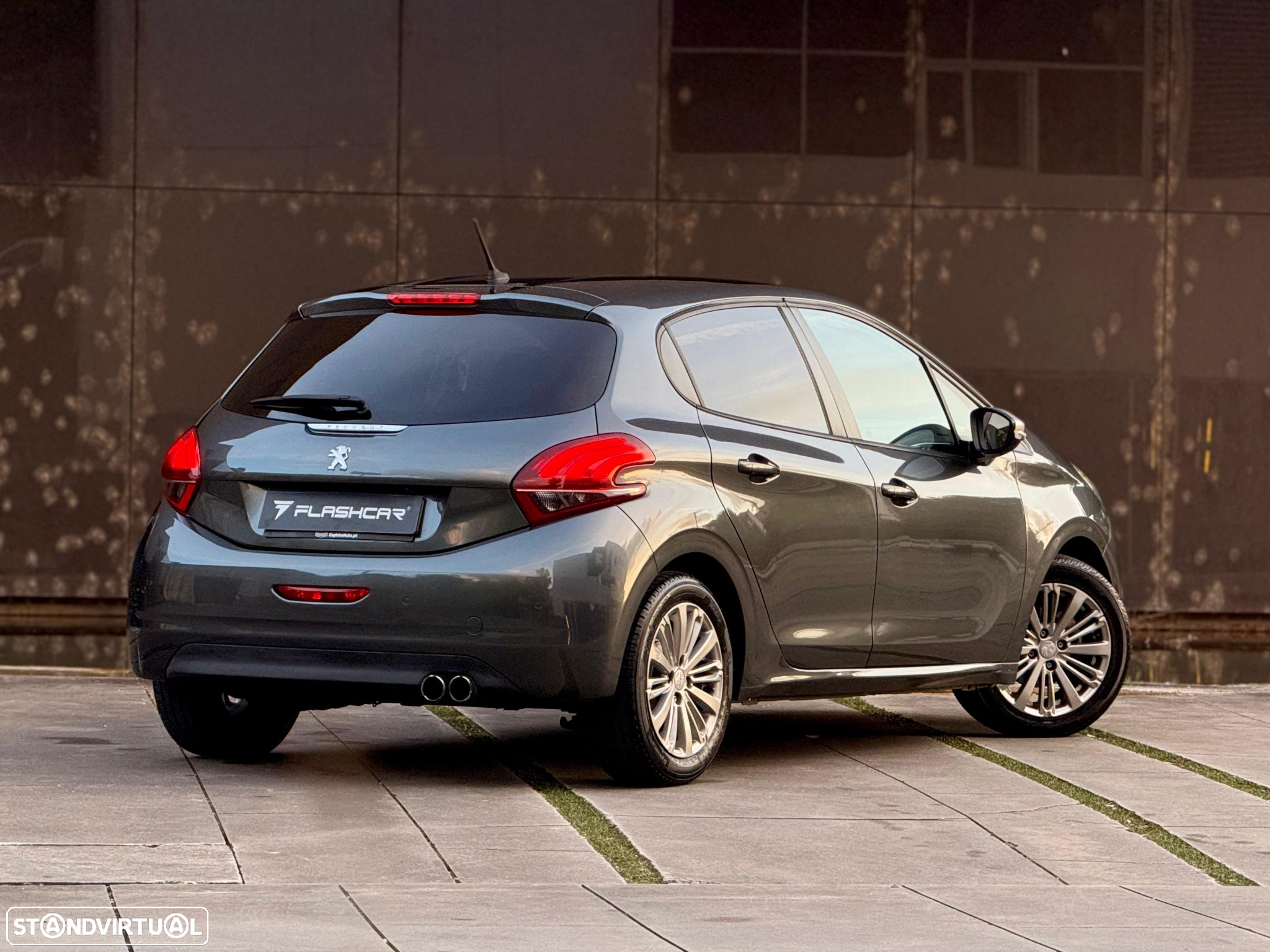Peugeot 208 1.2 VTi SE Style - 6