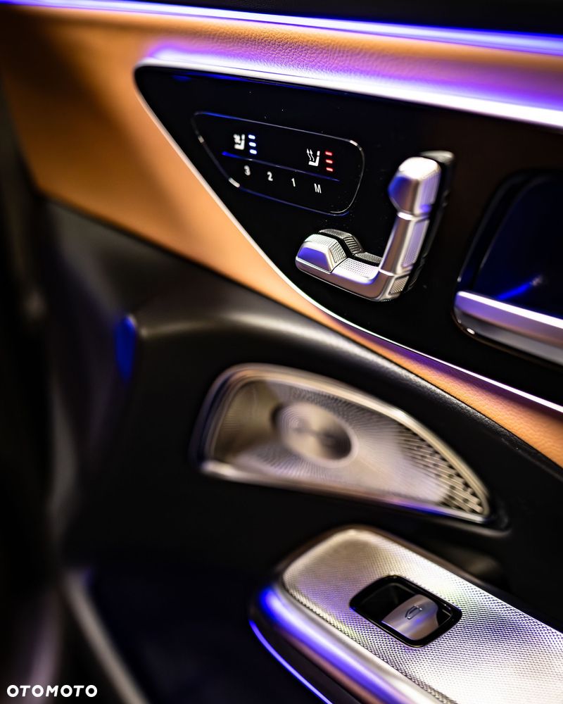 Mercedes-Benz Klasa E 220 d 4-Matic - 29