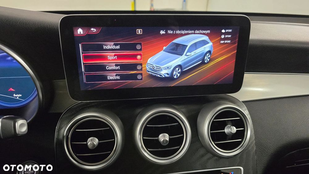 Mercedes-Benz GLC 300 de 4Matic 9G-TRONIC AMG Line Plus - 32