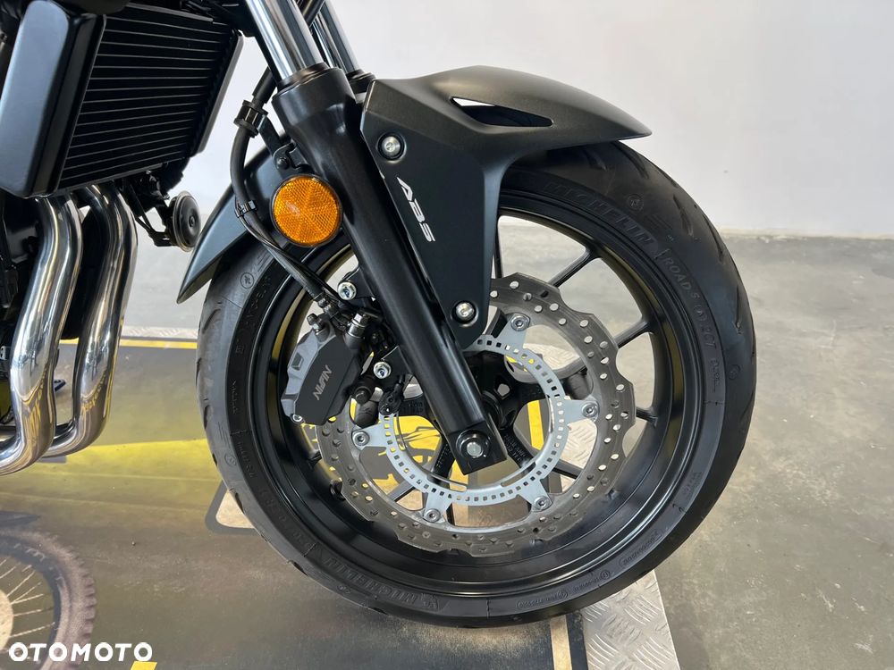 Honda CB - 22