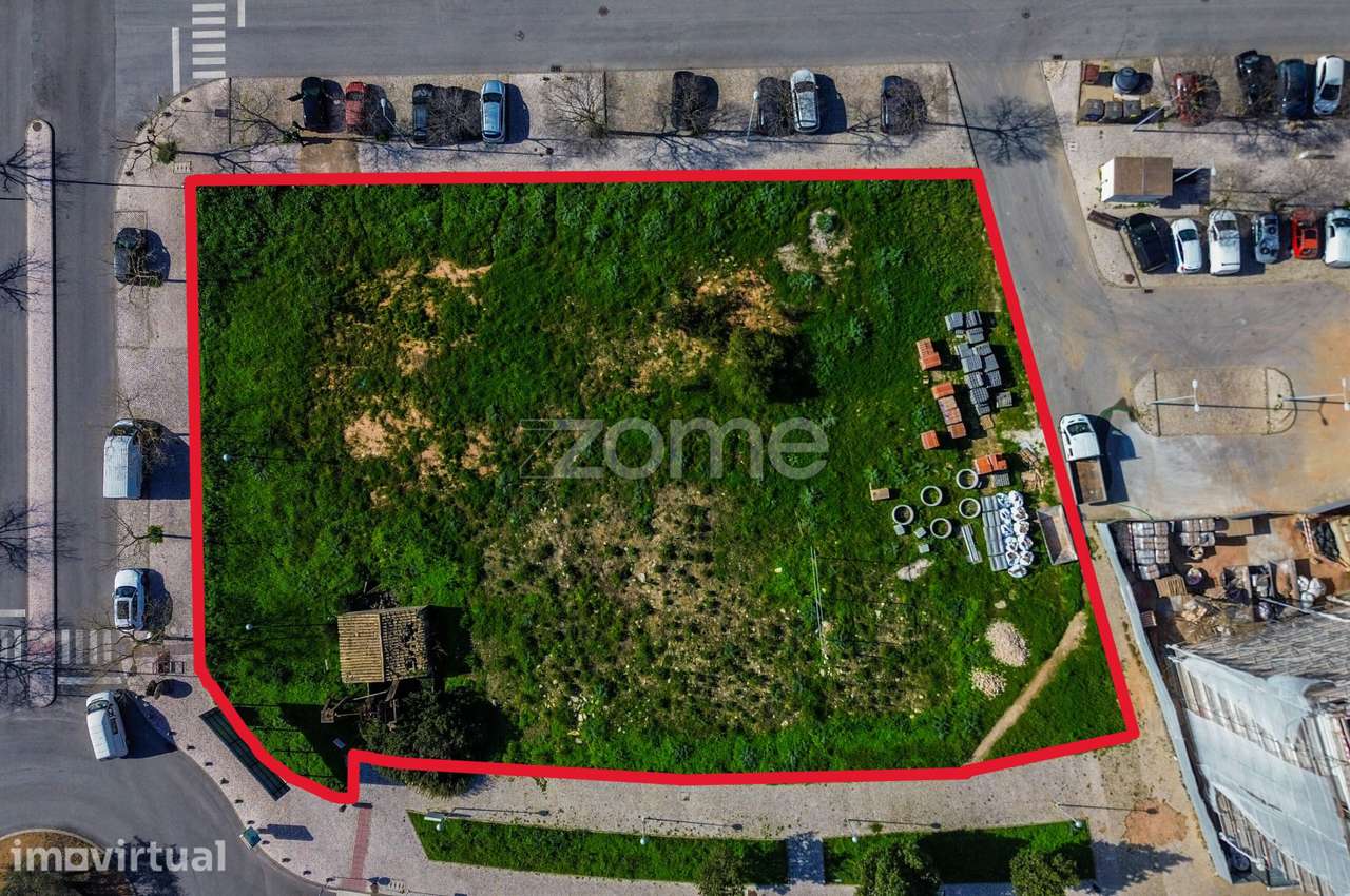 Lote de Terreno Urbano para Comércio, Serviços ou Hotel em Loulé - Grande imagem: 5/17