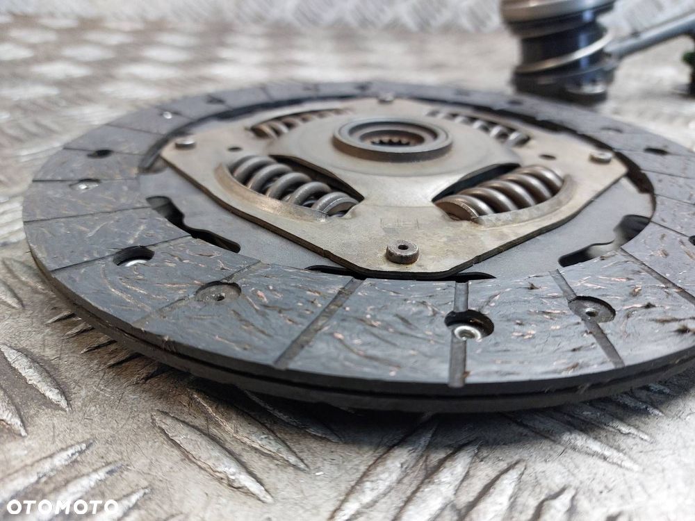 SPRZĘGŁO TARCZA + DOCISK + ŁOŻYSKO OPOROWE FORD FOCUS MK4 1.0 ECOBOOST - 9
