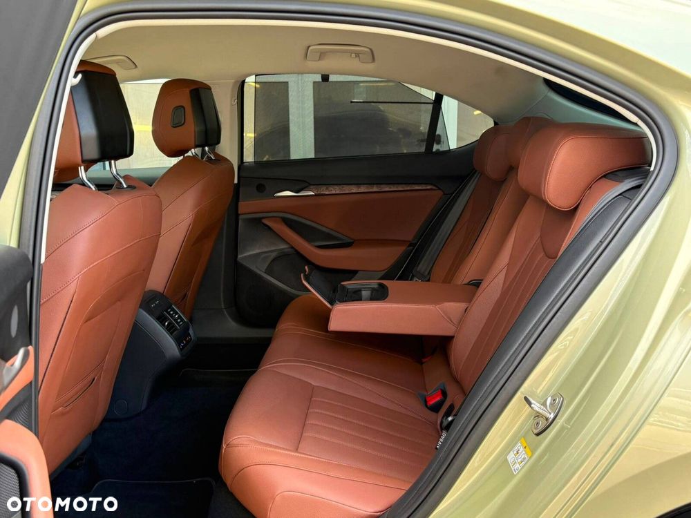 Skoda Superb 2.0 TSI 4x4 L&K DSG - 17